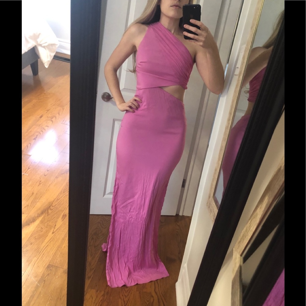 One shoulder pink keyhole dress with slit 🎀😍